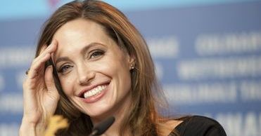 Angelina Jolie amputowała obie piersi!