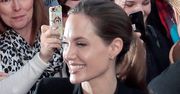 Angelina Jolie ukrywa swój nowy biust!