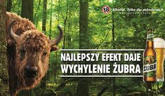 Wychylenie z najlepszym efektem reklamuje piwo Żubr (wideo)