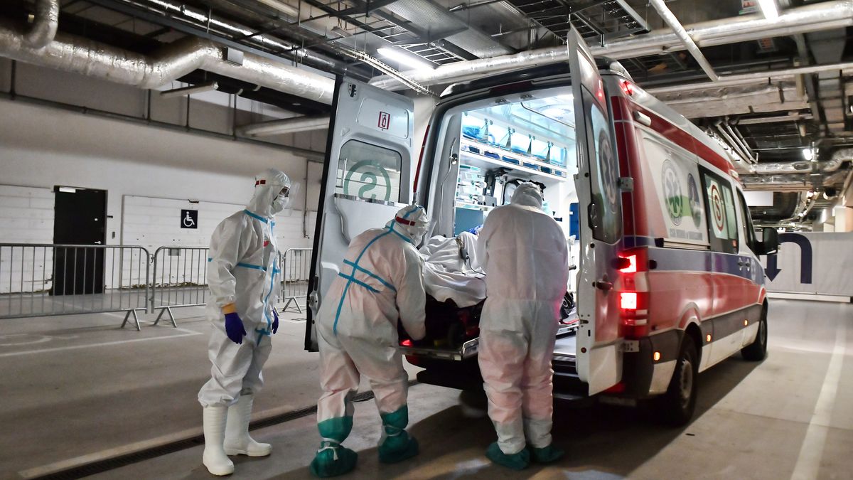 Środa, 24 marca: liczba nowych zakażeń wirusem SARS-CoV-2 sięgnęła w Polsce prawie 30 tysięcy.