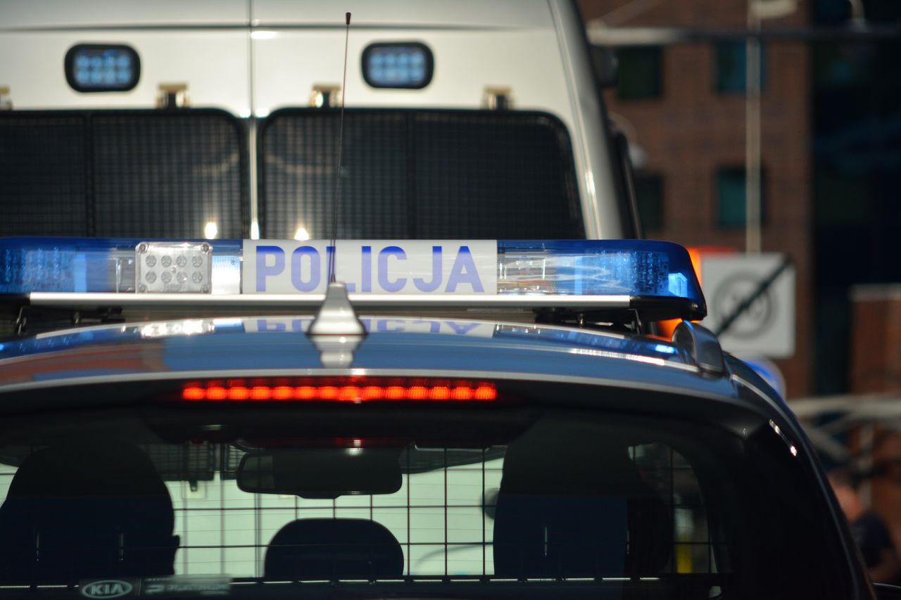 Włamanie do pustego domu w Ostrowcu Świętokrzyskim. Zginął telewizor, radio i wazon