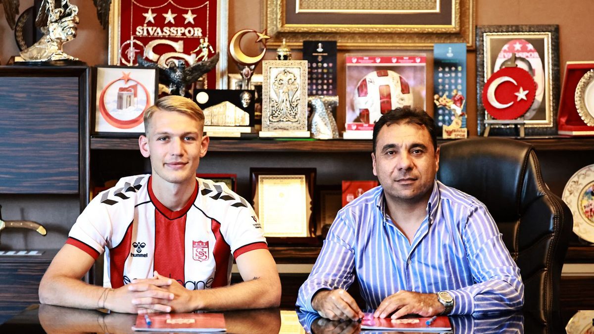 Materiały prasowe / Sivasspor / Na zdjęciu: Jan Biegański został nowym zawodnikiem Sivassporu