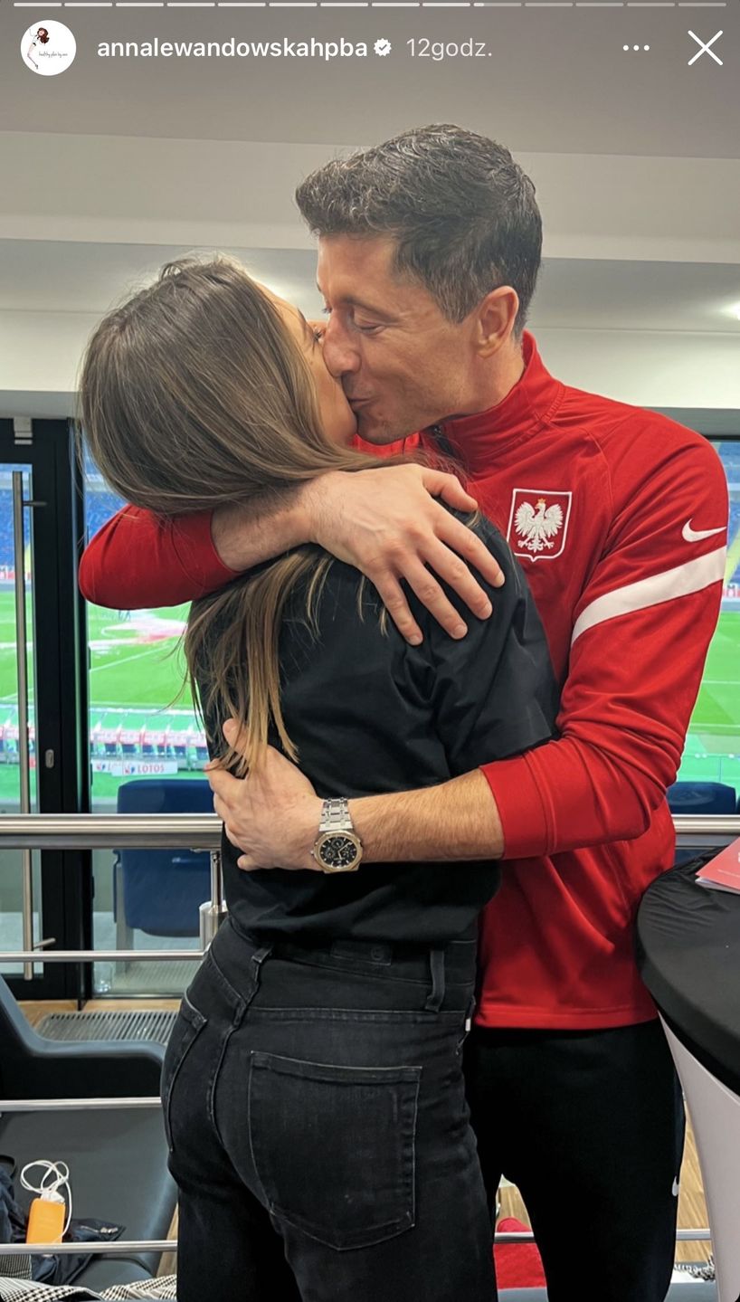 Arkadiusz Milik pokazał zdjęcie z szatni. Anna Lewandowska skomentowała je w wymowny s