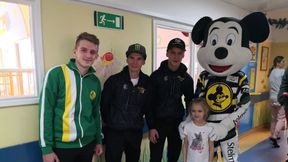 Ruszyły Falubazowe Mikołajki. Żużlowcy z wizytą w szpitalu