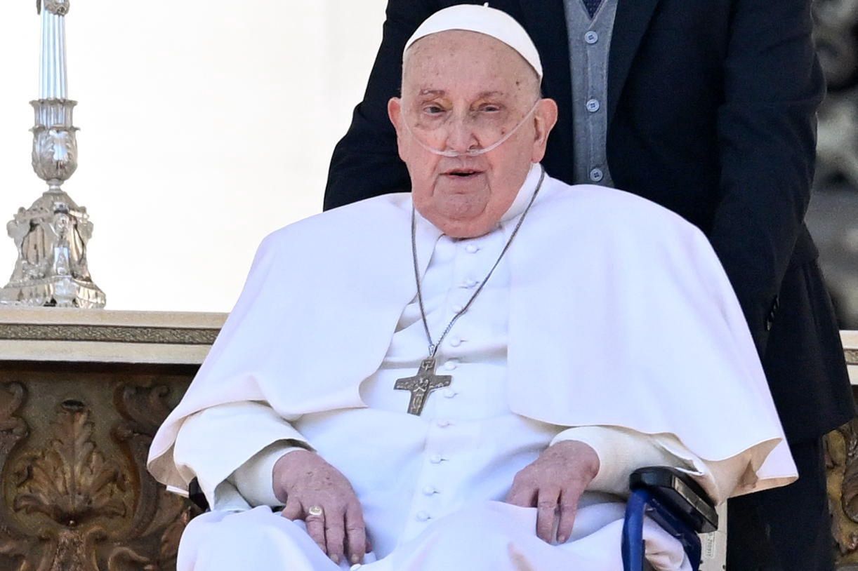 Papie� Franciszek
Darek Delmanowicz
chory, franciszek, kaniula, krzy�, papie�, piuska, stolica apostolska, sutanna, tlen, watykan, portret