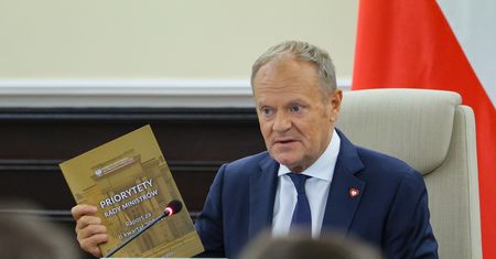 Tusk poinformował o odejściu ministra. "Był moją prawą ręką"
