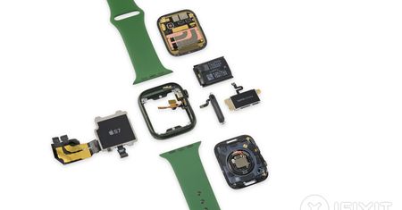 Podróż do wnętrza Apple Watcha Series 7 - smartwatch obnażony