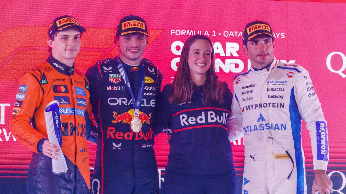 DOHA, QATAR - NOVEMBER 30: Max Verstappen (2nd L) of Red Bull poses for a photo on the podium after winning the Qatar Grand Prix, the 23rd round of the Formula 1 World Championship, at the Lusail International Circuit in Doha, Qatar on November 30, 2025. The Red Bull driver claimed his seventh victory of the season and the 70th win of his career. Starting from pole position, McLaren's Australian driver Oscar Piastri (L) finished second, 7.995 seconds behind the leader, while Williams' Spanish driver Carlos Sainz (R) secured third place, 22.665 seconds adrift. (Photo by Mohammed Dabbous/Anadolu via Getty Images)
