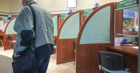 Waloryzacja rent oraz emerytur i nic więcej. Seniorzy na dodatki do świadczeń muszą poczekać
