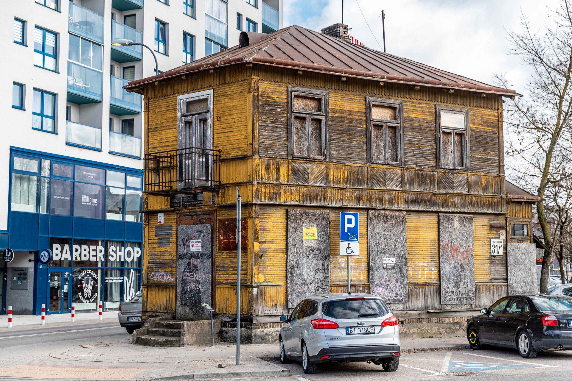 Dom-żelazko przy Mazowieckiej 31/1