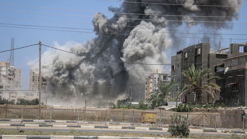 Israeli Airstrike on Ain Jalut Towers in Nuseirat
Bloomberg
aid organization, relief, air strike, attack, airstrike, disaster, accident, war, conflict, crisis, armed conflict, blasts, explosions, fires, emergency, emea, unrest, raid, gaza