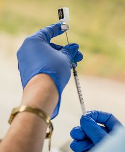 Szef WHO ostrzega: Omikron może zakażać ludzi, którzy już przeszli COVID-19