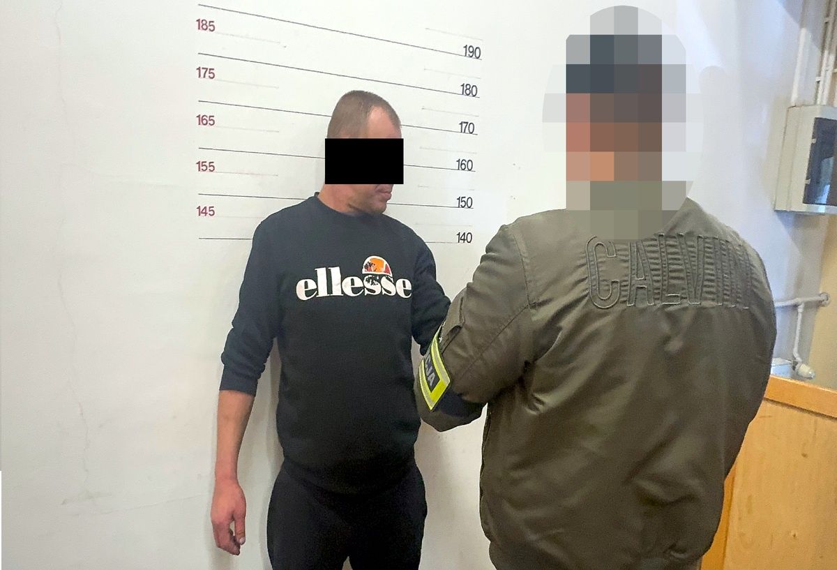 Porwał pijanego mężczyznę spod klubu i woził po Warszawie. Chciał wycisnąć z niego pieniądze