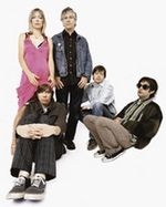 Sonic Youth i The Kills charytatywnie z Elijah Woodem