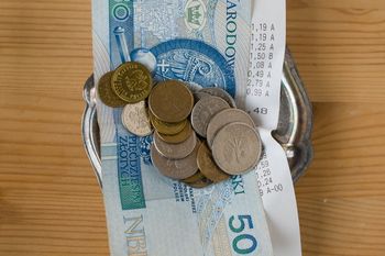 Zgrzyt w lokalu. "Zobaczyliśmy na paragonie napiwek w wysokości 73 zł"
