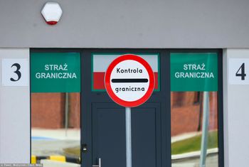 Młodzi mężczyźni wyjeżdżają z Ukrainy. Ruch na przejściach