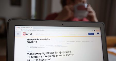 Szczepienia na COVID. #WrocławSięSzczepi. Miasto zapewnia transport do punktów szczepień