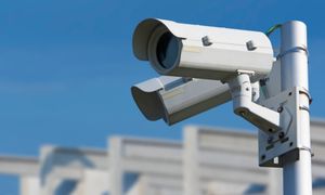 Kamera wycelowana w posesję sąsiadów. Ważna decyzja prezesa UODO