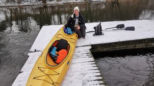 Spływ kajakowy Bobrzą w zimowej scenerii. To było duże wyzwanie