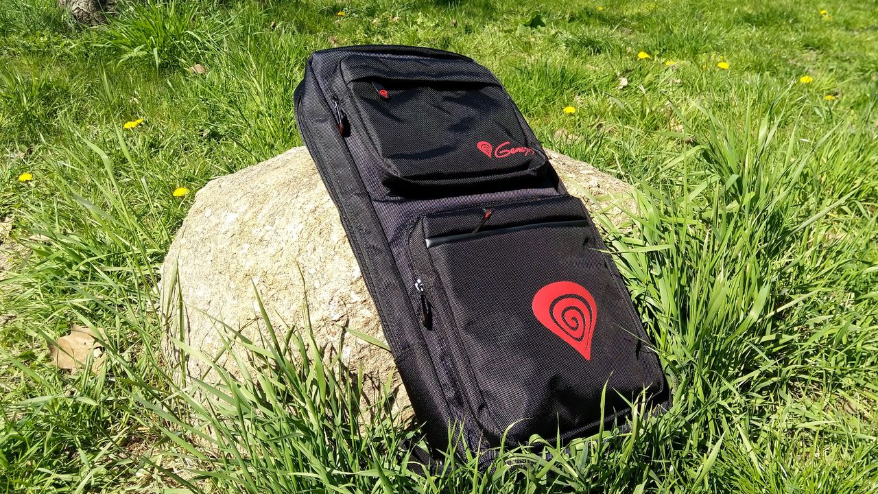 Genesis Pallad 300 — pojemny plecak dla gracza