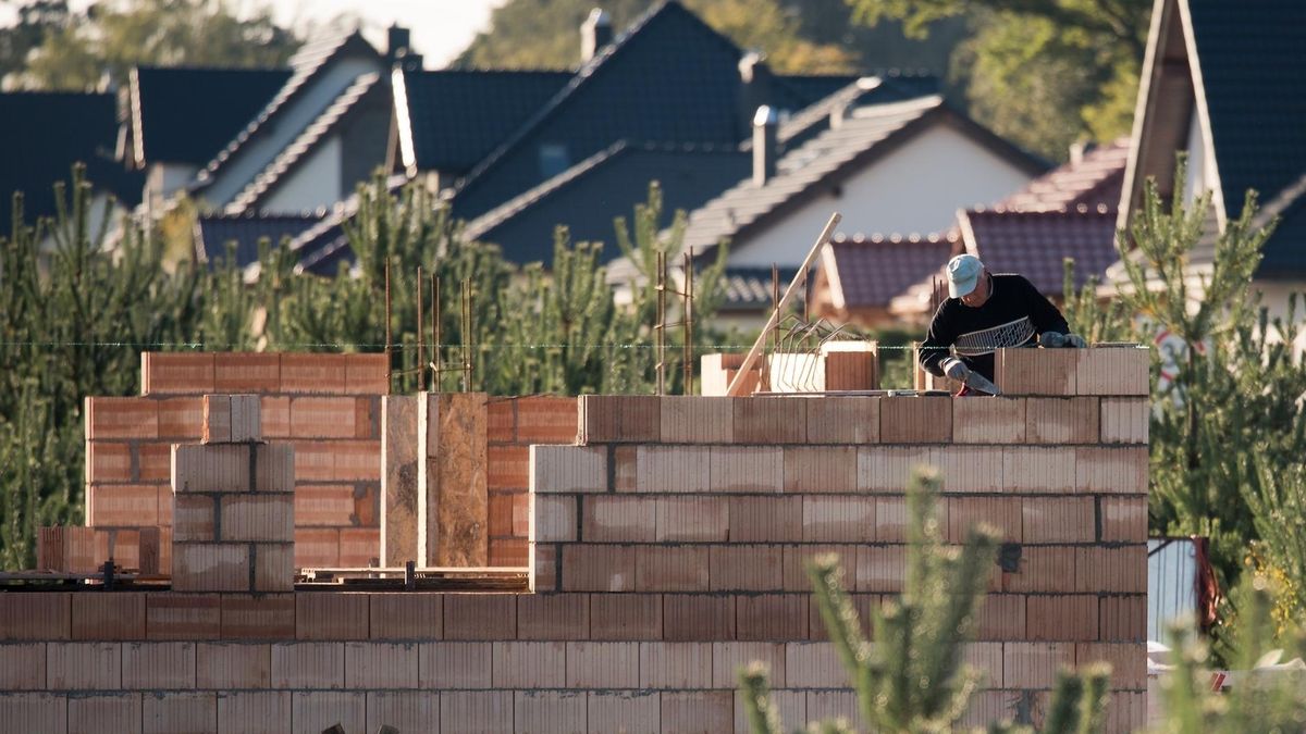 Kolejne rządy próbuja zreformować proces budowlany, ale bezskutecznie