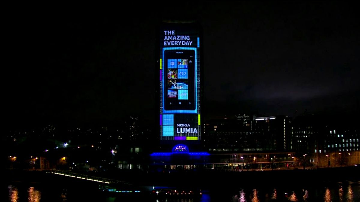 Nokia Lumia 800 na 120-metrowym drapaczu chmur [wideo] 1