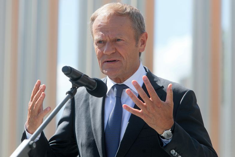 Donald Tusk
Bia�ystok, 22.06.2022. Goszcz�cy w Bia�ymstoku, 20 bm. przewodnicz�cy Platformy Obywatelskiej Donald Tusk na konferencji prasowej przed Muzeum Pami�ci Sybiru.   (ar/dw) PAP/ArturReszko
Artur Reszko
briefing prasowy, Donald Tusk, konferencja prasowa, po, polityk, polityka, w bia�ymstoku