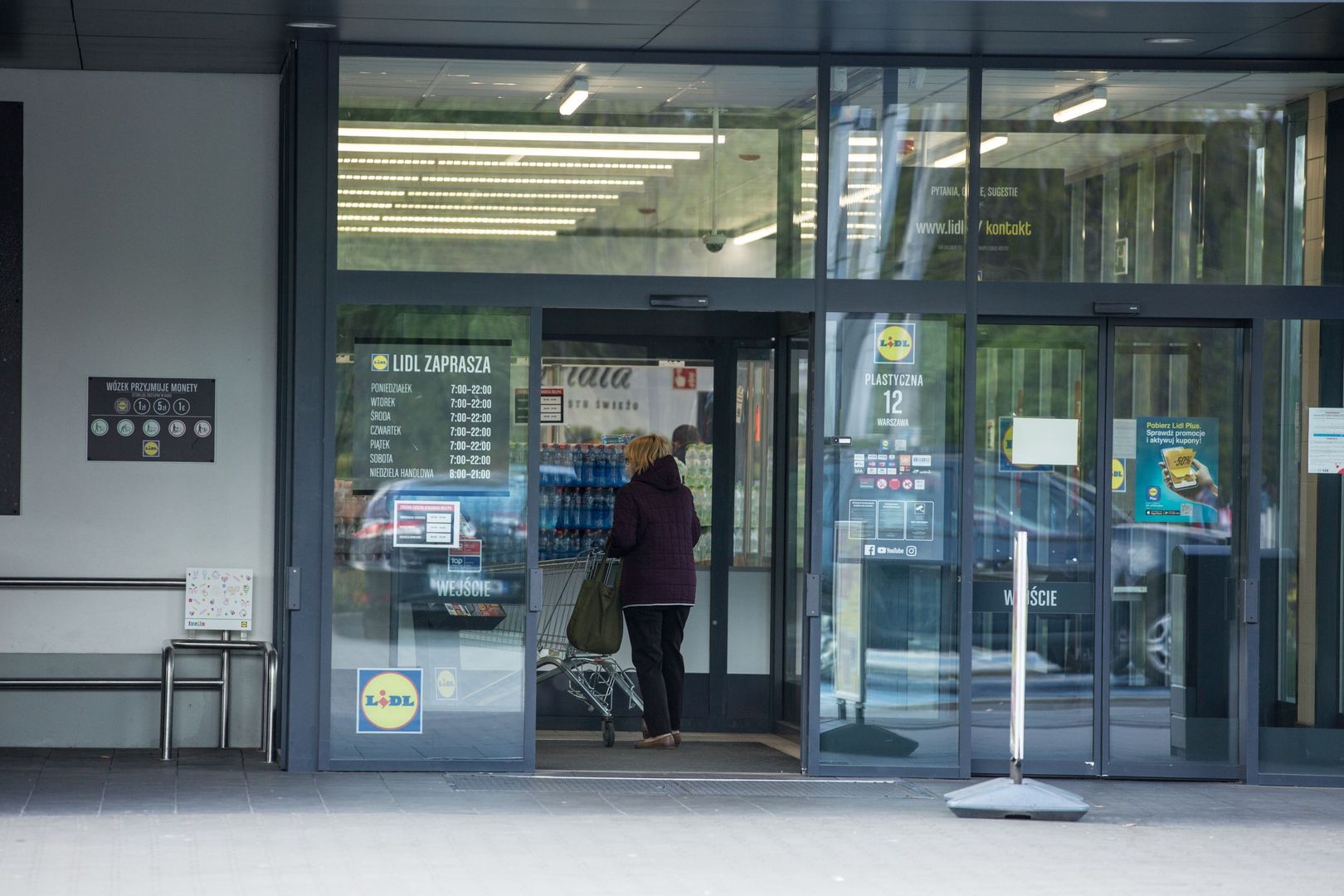 Lidl odpowiada sieci Biedronka. Dyskonty wabią klientów na darmowe piwo