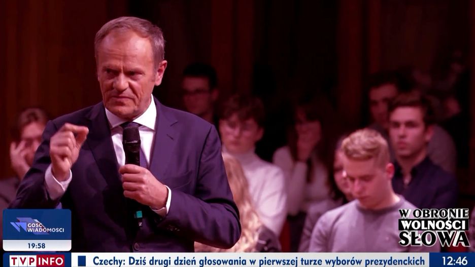 TVP Info powołuje się na "pochlebną opinię" Donalda Tuska 