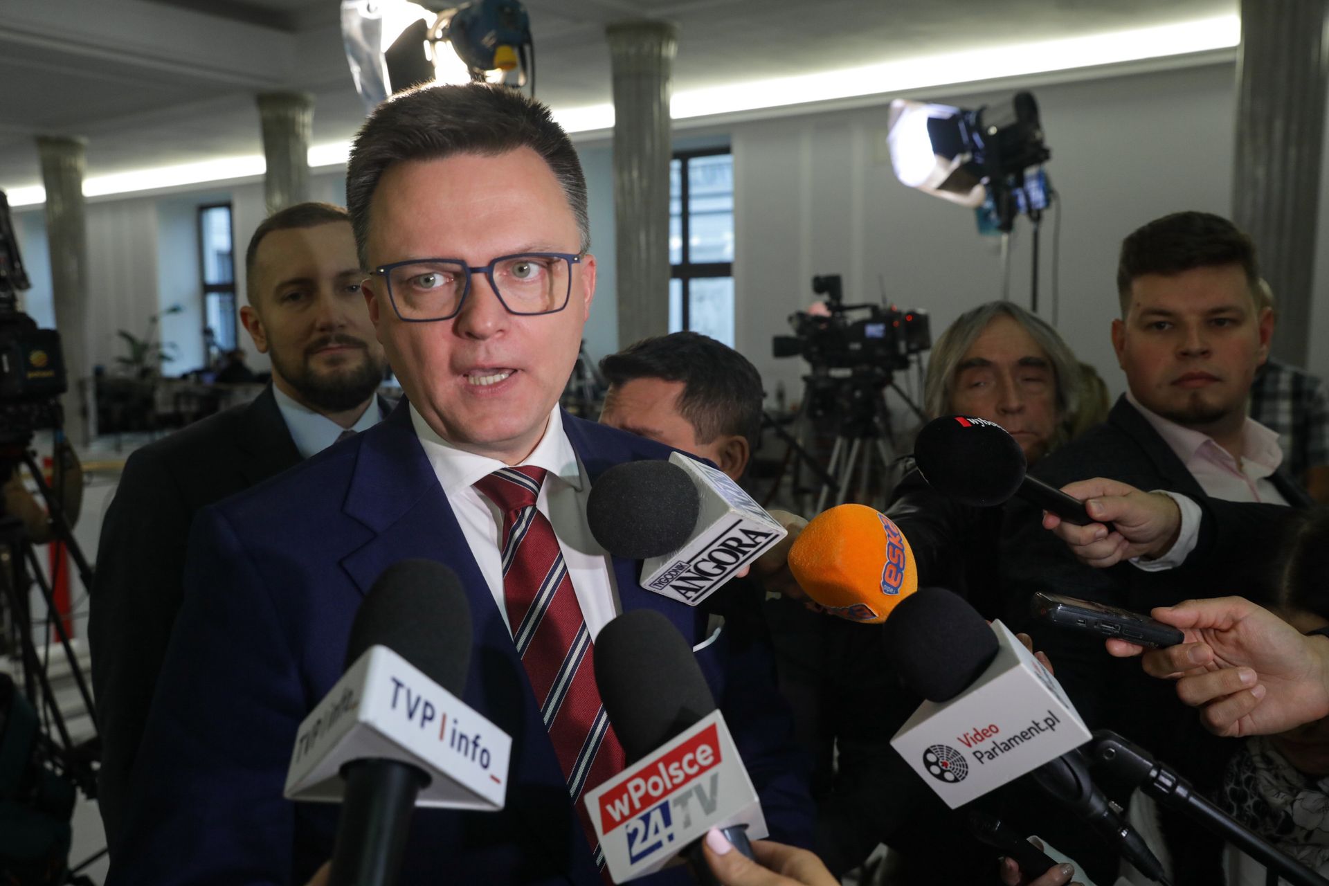 wiadomości,aktualności,WP Wiadomości Rada Krajowa Polski 2050 przerwała obrady. Hołownia miał się wylogować