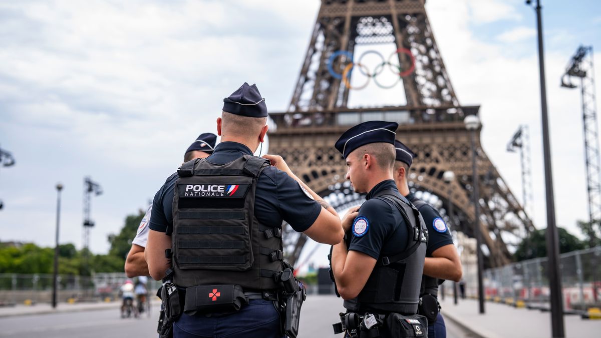 Zdjęcie okładkowe artykułu: Getty Images / Kevin Voigt / Policja w Paryżu