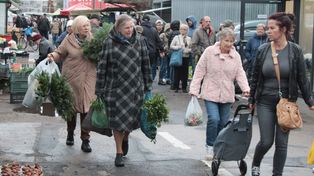 Koszalin: Piątek na targowisku. Co znajdziemy na stoiskach?