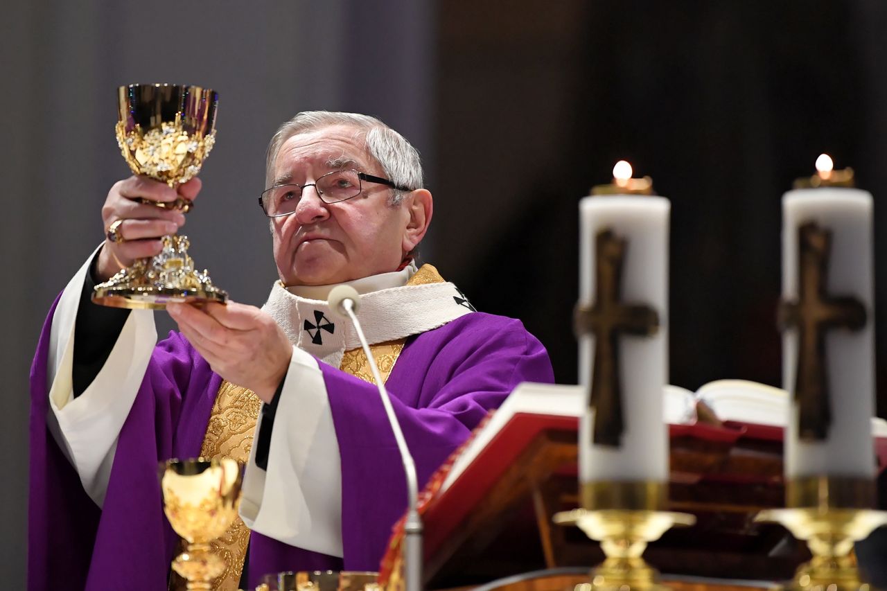 Zapytaliśmy abp. Głodzia o majątek. Wystarczyła chwila, by rzucił słuchawką