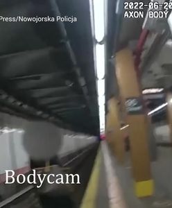 Chwile grozy w nowojorskim metrze. Policjanci uratowali życie kobiety