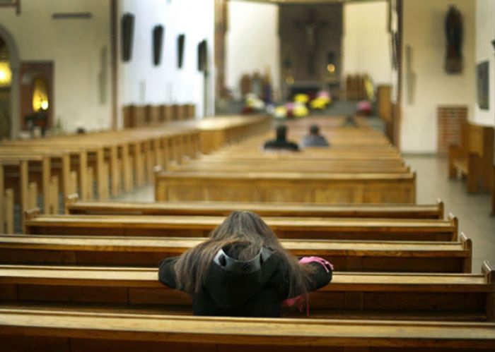 Kobieta z czarnoskórym dzieckiem nie mogła wejść do kościoła