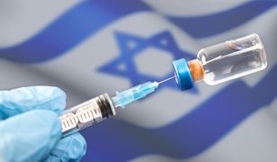 Izrael ostro walczy z wirusem. Klienci będą nosić specjalne opaski
