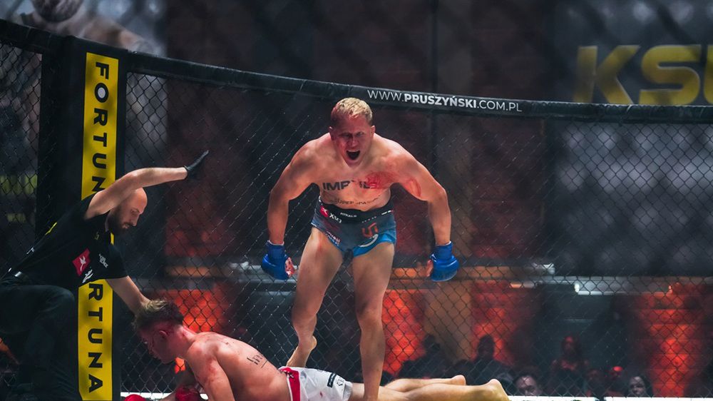 Materiały prasowe / kswmma.com / Daniel Skibiński pokonał Oskara Szczepaniaka