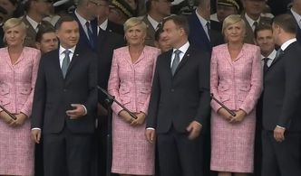 "Zafascynowany" defiladą Duda podczas obchodów święta Wojska Polskiego...