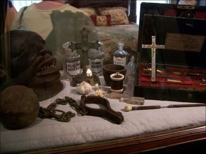 Ponad 20 zestawów do polowania na wampiry 37