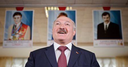 Łukaszenka nie boi się sankcji. Grozi, że zakręci kurek z gazem
