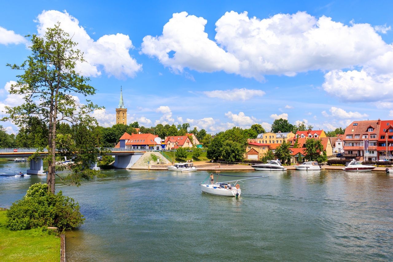 W Mikołajkach nie ma praktycznie wolnych miejsc noclegowych na długi weekend