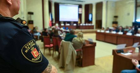 Jest decyzja radnych ws. pilotażu nocnej prohibicji w Warszawie