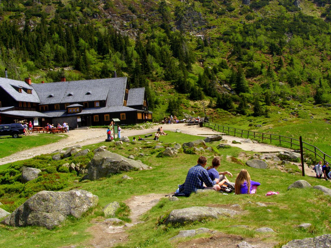 Wydłużenie wakacji na trzy miesiące i podzielenie na regiony. "Korzyść dla wszystkich"
