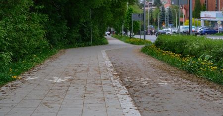 Drugie podejście do budowy ścieżki wzdłuż al. Warszawskiej. Miasto planuje wydać blisko 400 tys. zł za 900 metrów nowej ścieżki