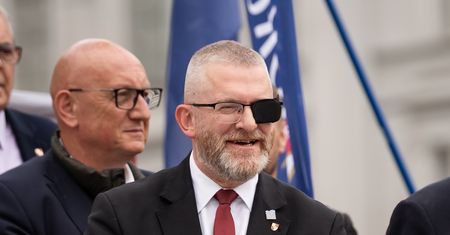 Fundacja Grzegorza Brauna. NIW zawiadomił prokuraturę
