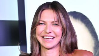 Anna Lewandowska w bikini za 4,5 tysiąca złotych pręży wyżyłowane ciało pod palmą w Dubaju