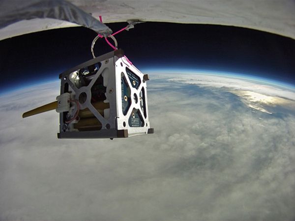 Satelita Phonesat 1.0 na bazie smartfonu Nexus (źródło: NASA)