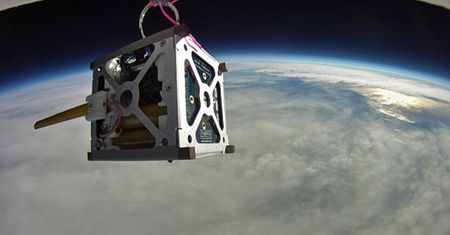 Pierwszy polski komercyjny satelita na orbicie w 2018 roku. Czy uda się wyjść z nędzy polskiej kosmonautyki?