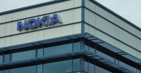 Nokia 9 na zdjęciach. Groźny rywal dla Samsunga Galaxy S8