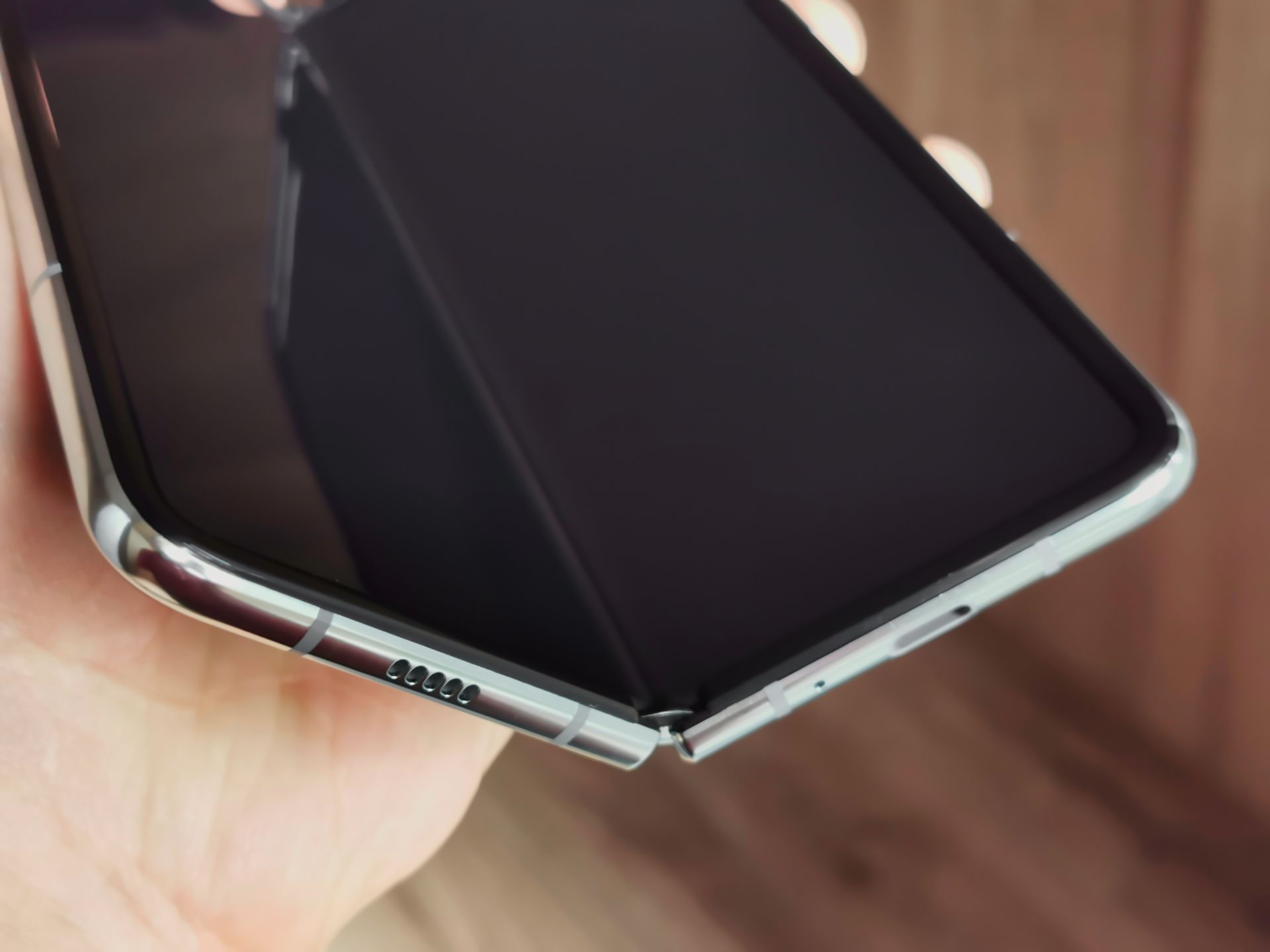 Jak wygląda składany ekran Samsunga Galaxy Fold po 10 dniach? 2